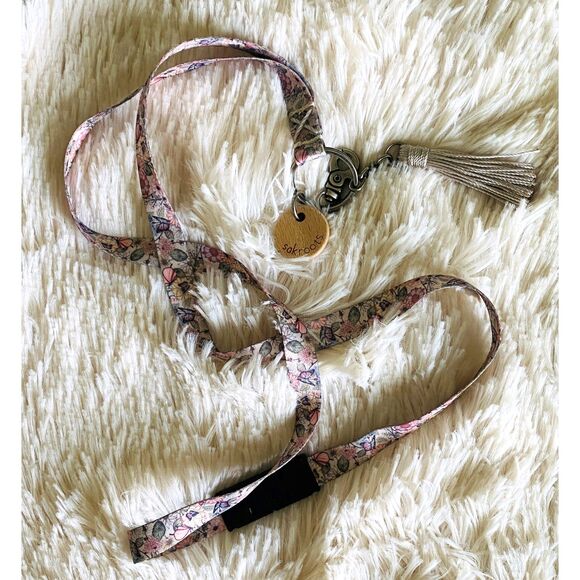 Sakroots Floral Crossbody Bag with ID Lanyard and Bee Keychain Boho Purse - Picture 7 of 15